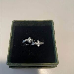 Elegant Silver Cross Ring